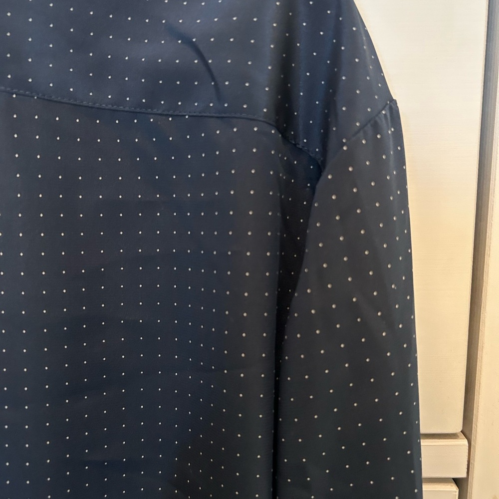 Foxcroft women’s button-up blouse, size 12 navy polka dot with removable bow tie - Picture 10 of 10